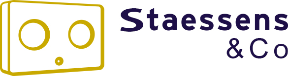 logo Staessens & Co met taperecorder 